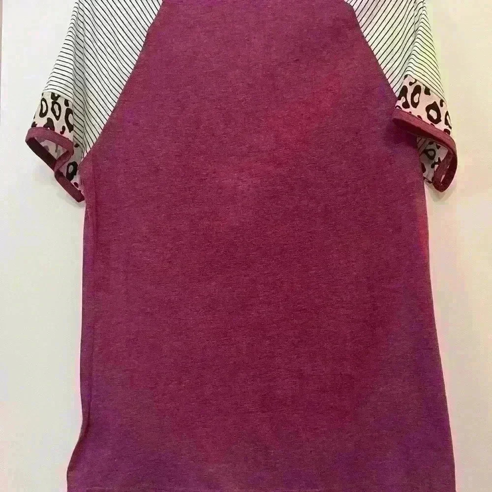 Everyday shirt, size medium - Picture 2 of 2